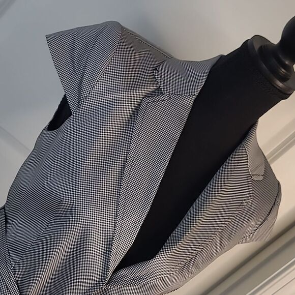 New York & Company sz XS vest - Picture 2 of 12